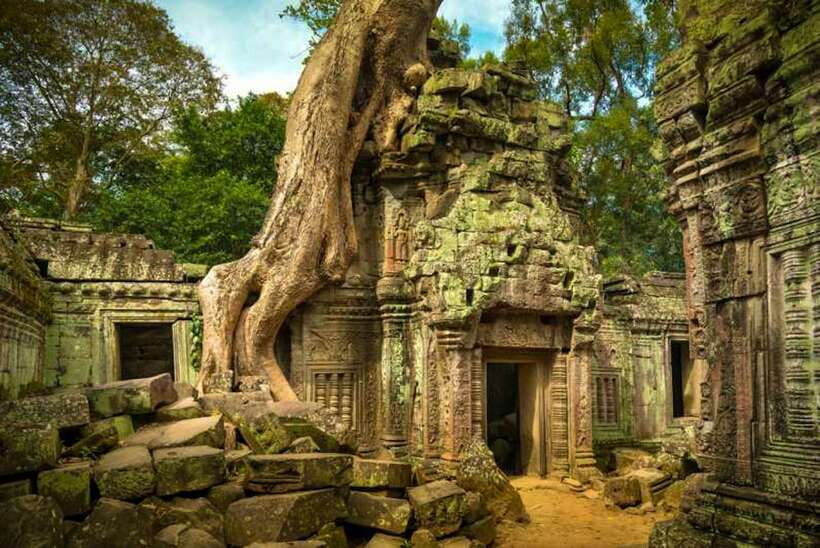 Siem Reap: Angkor Wat 2-Day Tour with Sunrise and Sunset - Preah Khan is a maze with a personal story