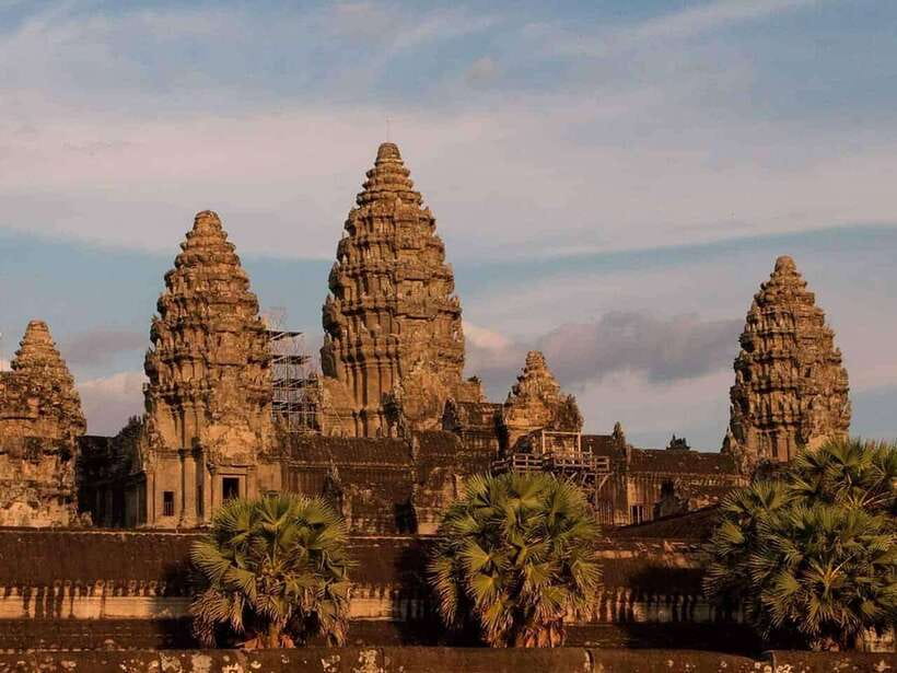 Siem Reap: Angkor Wat Admission Ticket - Clothing and items to bring