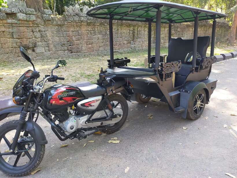 Siem Reap: Angkor Wat Private Tour by Tuk-Tuk - The South Gate and Angkor Thom