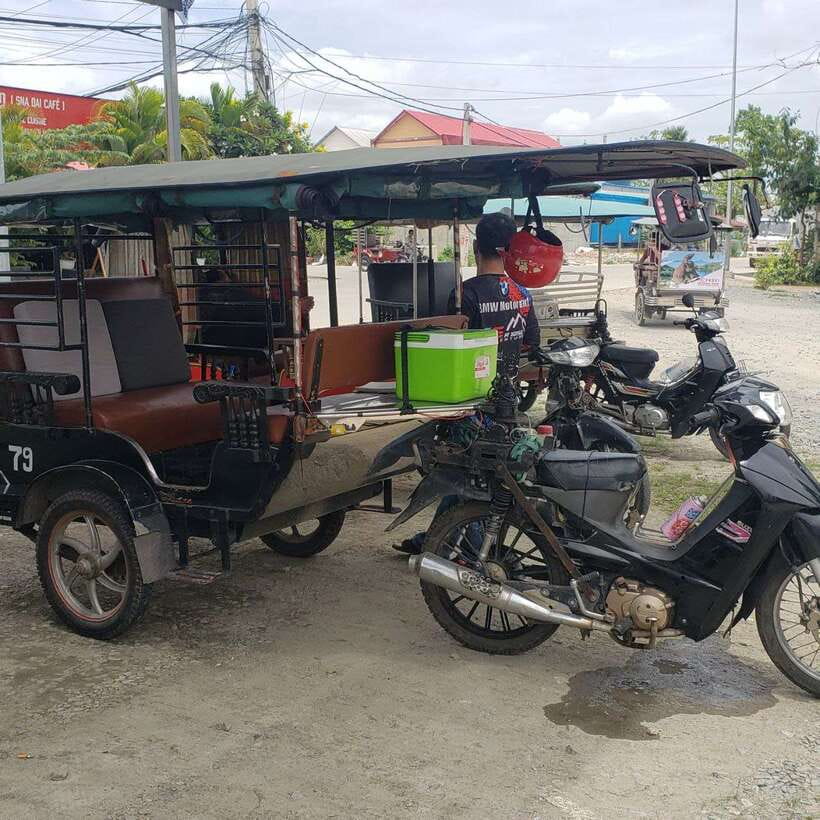 Siem Reap: Angkor Wat Private Tour by Tuk-Tuk - Angkor Wat: two hours at the great entrance