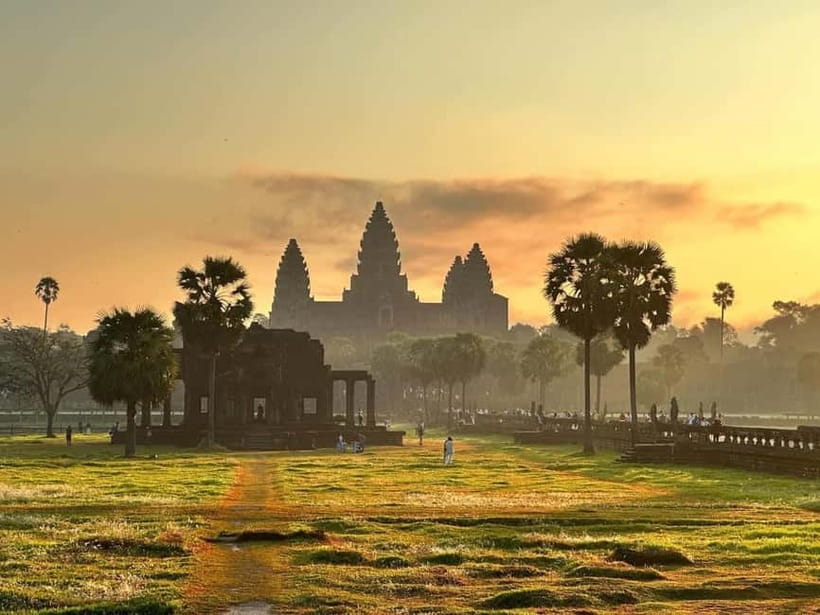 Siem Reap: Angkor Wat Private Tour with Sunrise - Ta Prohm gives the morning its atmosphere