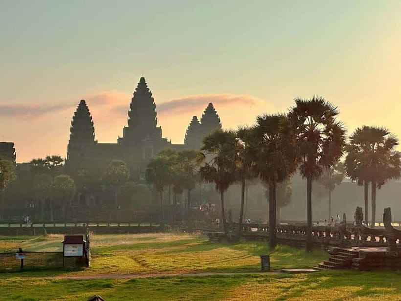 Siem Reap: Angkor Wat Private Tour with Sunrise - Angkor Wat needs more than a quick photo