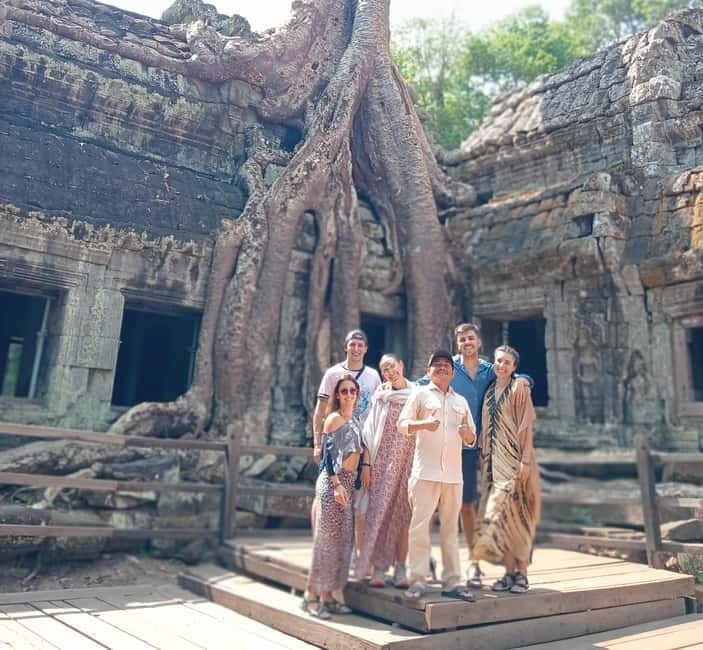 Siem Reap: Angkor Wat Small-Group Day Tour - Clothing, walking, and temple rules