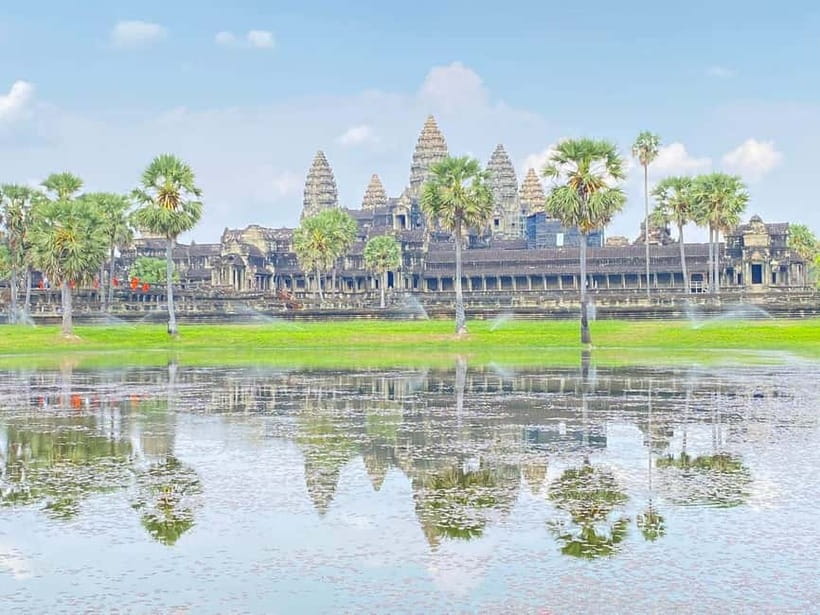 Siem Reap: Angkor Wat Small-Group Day Tour - Angkor Thom through the Victory Gate