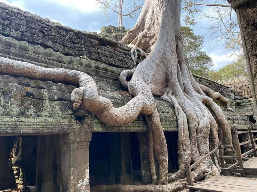 Siem Reap: Angkor Wat Small-Group Day Tour - The afternoon centerpiece: Angkor Wat