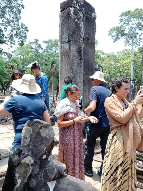 Siem Reap: Angkor Wat Small-Group Day Tour - Tuk-tuk or air-conditioned van