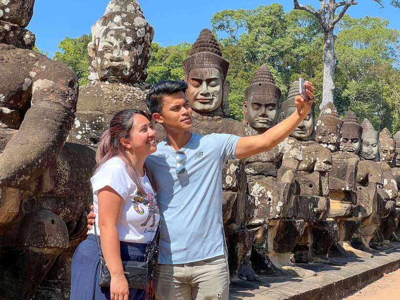 Siem Reap: Angkor Wat Small-Group Day Tour and Sunset - Group size, pace, and value at $28