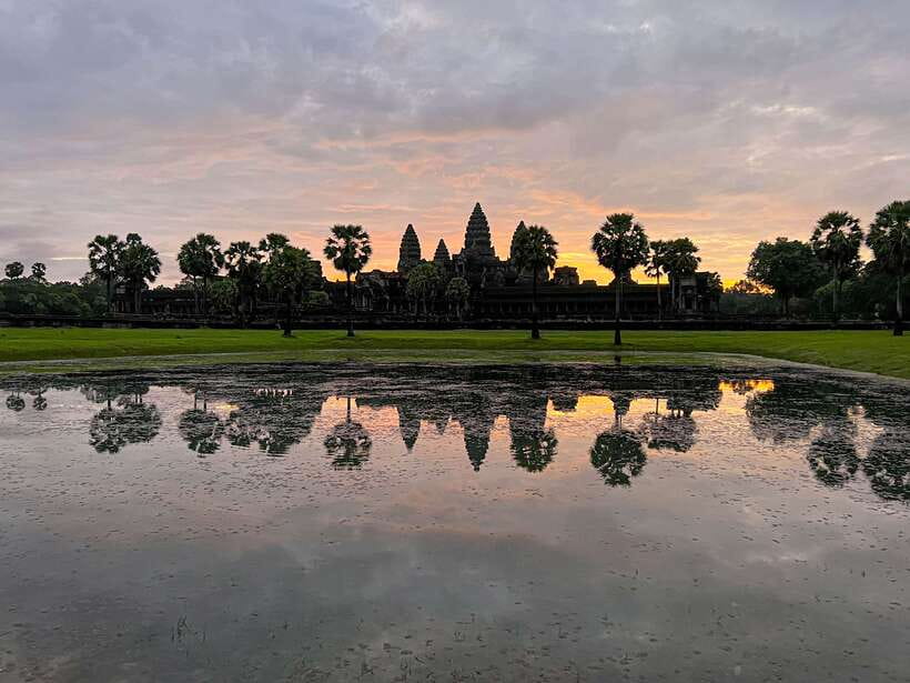 Siem Reap: Angkor Wat Small-Group Sunrise Tour & Breakfast - Why the sunrise start is worth the alarm