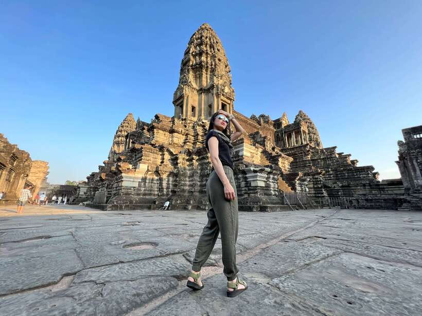 Siem Reap: Angkor Wat Small-Group Sunrise Tour & Breakfast - Ta Prohm and the power of the jungle setting