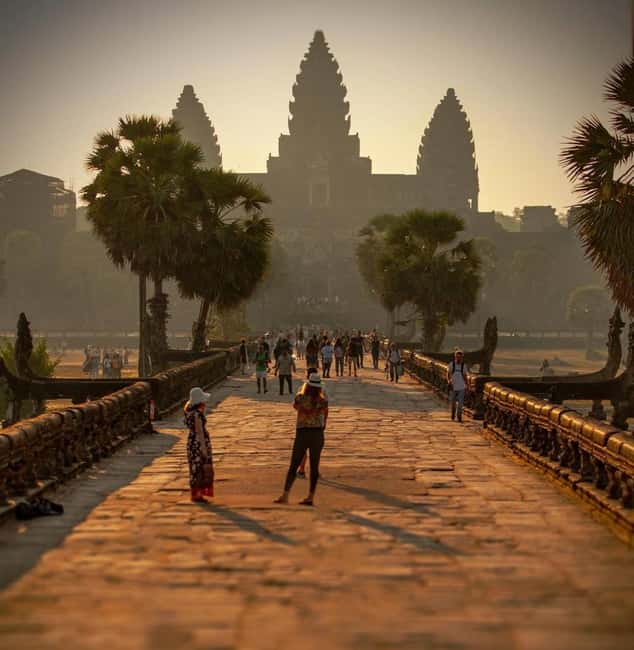 Siem Reap: Angkor Wat Small Group Tour with Spanish Guide - The two-day route adds quieter temples and finer carvings
