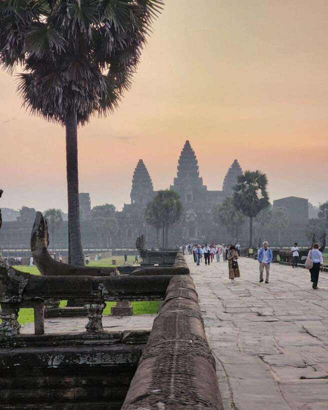 Siem Reap: Angkor Wat Small Group Tour with Spanish Guide - What the $50 price really covers