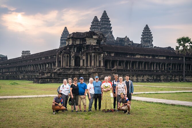 Siem Reap: Angkor Wat Sunrise Bike Tour & Jungle Breakfast - The jungle breakfast gives the morning a welcome pause