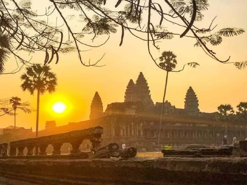 Siem Reap: Angkor Wat Sunrise Tour with Spanish Guide - Key points at a glance