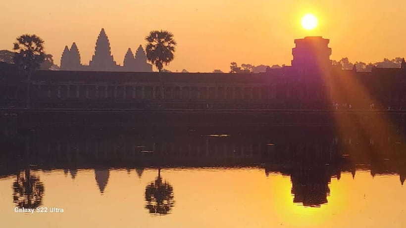 Siem Reap: Angkor Wat Sunrise Tour with Spanish Guide - Transport, group size, and physical demands