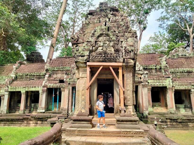 Siem Reap: Angkor Wat Tour Explore The Most Iconic Temples - The South Gate makes a strong final photograph