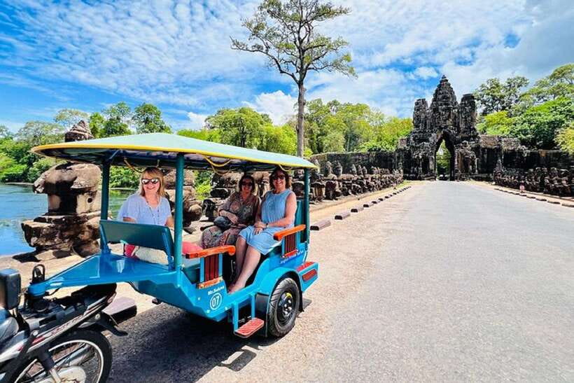 Siem Reap: Angkor Wat Tour Explore The Most Iconic Temples - Starting before sunrise at Angkor Wat