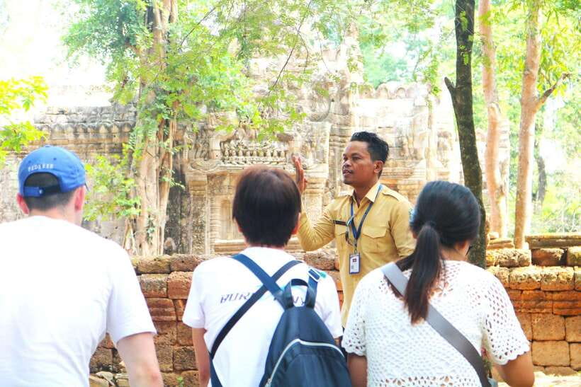 Siem Reap: Angkor Wat with German or English Guided Tour - What the $49 price really covers