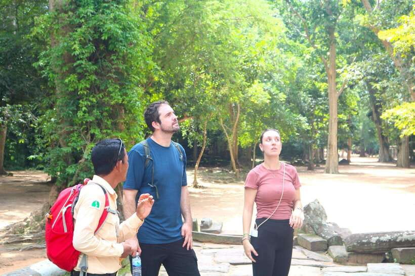 Siem Reap: Angkor Wat with German or English Guided Tour - From Siem Reap to the temple grounds