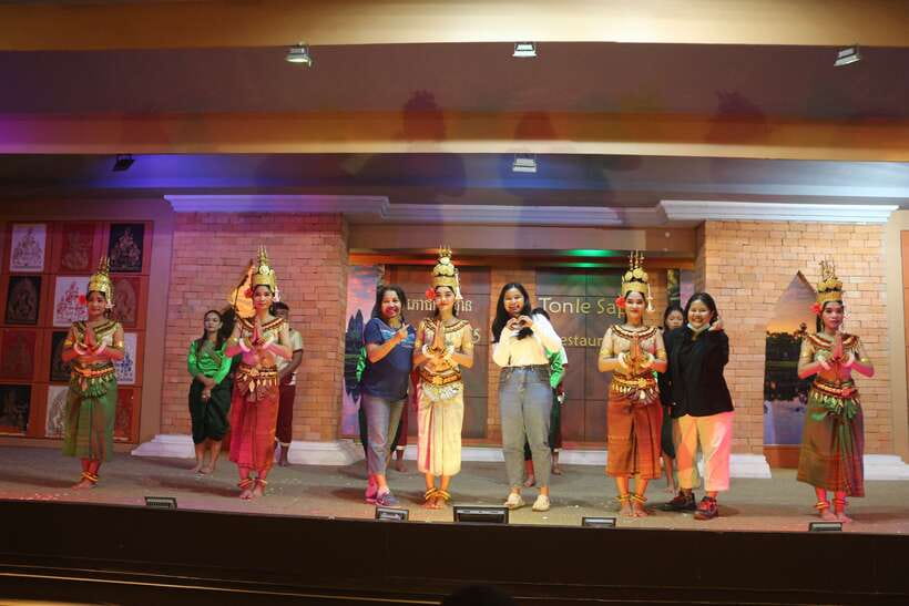 Siem Reap: Apsara Dance Show & Dinner with Tuk-Tuk Transfers - Who should book this Siem Reap evening