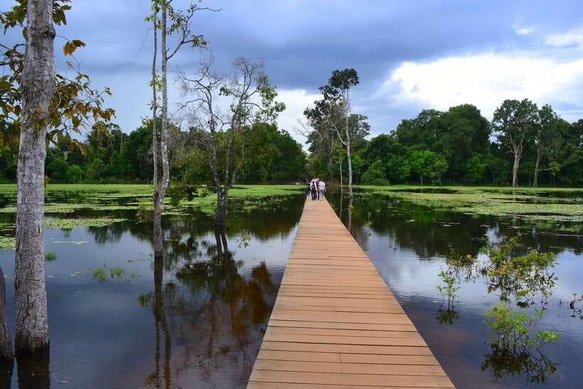 Siem Reap: Banteay Srei and Grand Circuit Heritage Tour - Lunch and a needed break from the stones