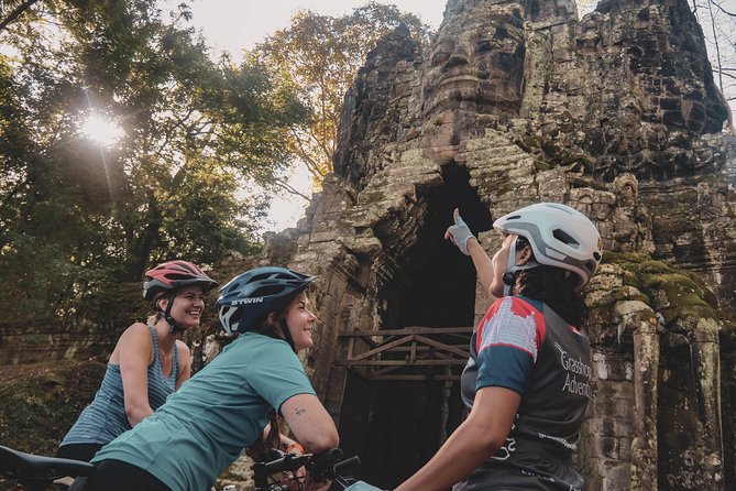 Siem Reap: Bike the Angkor Temples - Full-Day 30km Tour - From the Siem Reap River to Angkor Wat