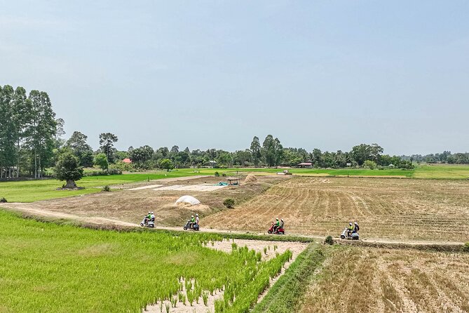 Siem Reap: Countryside Vespa Tour / Tuk Tuk Available - A Buddhist temple and a first look at Khmer practice