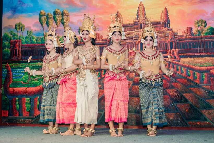 Siem Reap: Dinner and Traditional Show with Hotel Transfer - The apsara performance and what you will see
