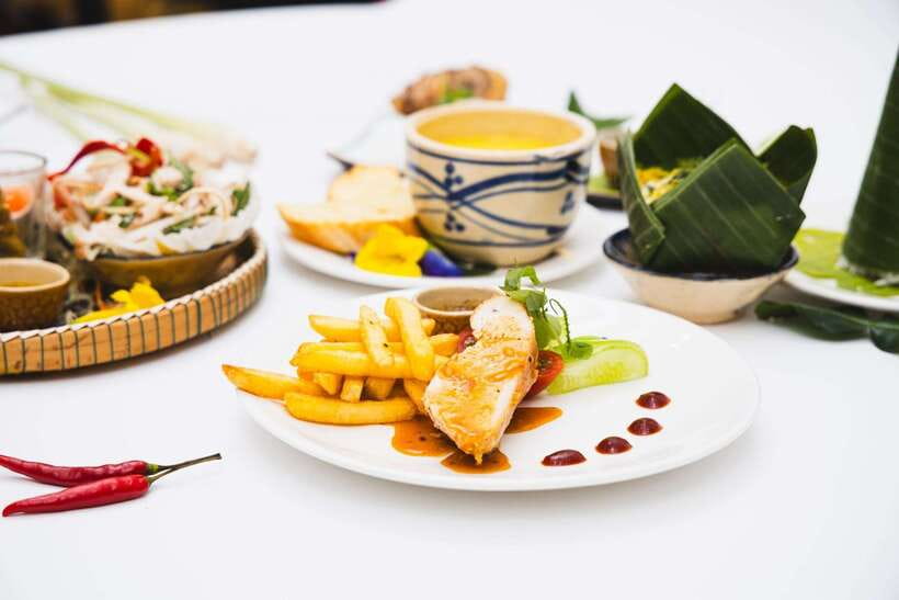 Siem Reap: Dinner and Traditional Show with Hotel Transfer - Who will enjoy this Siem Reap dinner show?