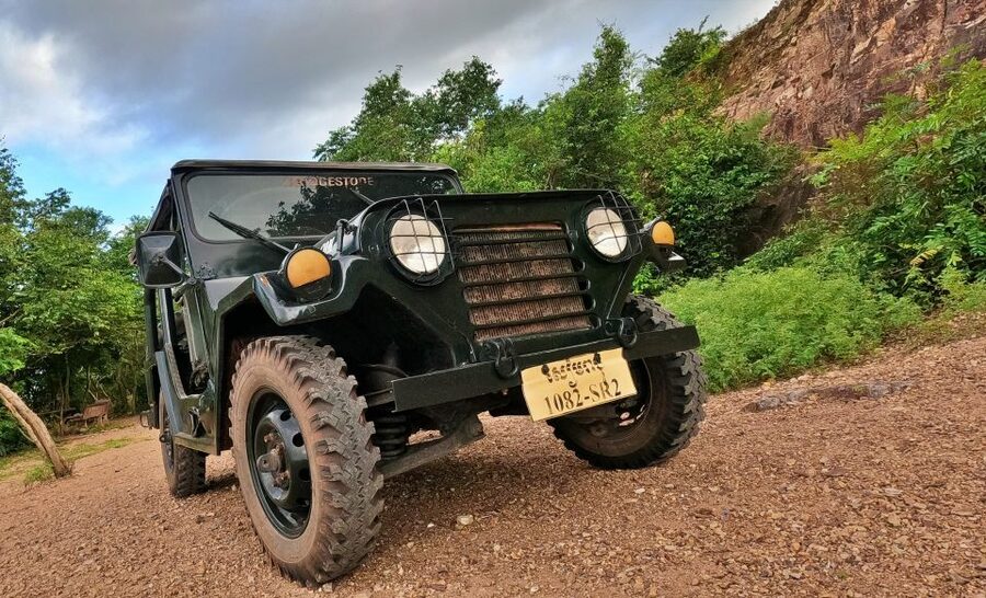 Siem Reap - Discover Angkor Wat by Jeep - Hotel pickup and the first ride out