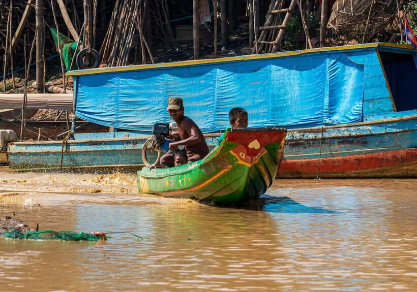 Siem Reap Floating Village Kampong Phluk Sunset with Boat - The one-hour road from Siem Reap