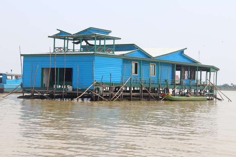 Siem Reap: Floating Village Tour - A pause aboard the Queen Tara riverboat
