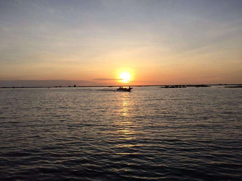 Siem Reap Floating Village Tour, Kompong Phluk Tour - Arriving at Kompong Phluk by boat