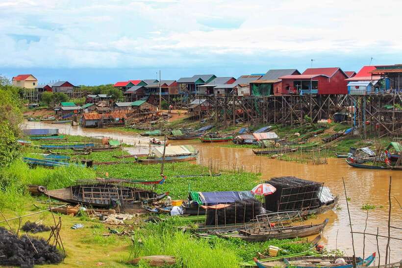 Siem Reap Floating Village Tour, Kompong Phluk Tour - A school and pagoda offer useful context