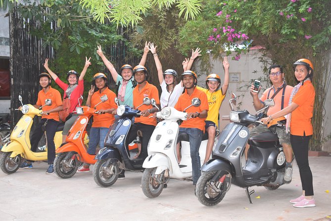 Siem Reap Food Tour by Vespa - Stop one: Sombai rice liqueurs and unusual souvenirs