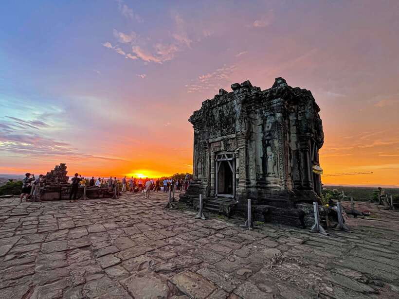 Siem Reap: Full Day Angkor Wat Temple Experience with Sunset - Why this day works for a first Angkor visit