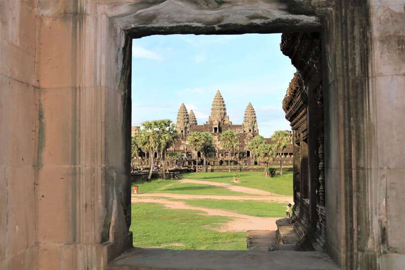 Siem Reap: Full-Day Temples w/ Private Transport - Angkor Wat, galleries and carved stone