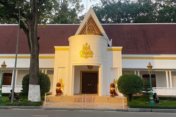 Siem Reap Guided Tour & Hero RATs at APOPO Visitor Center - Local craft shopping at Made in Cambodia Market