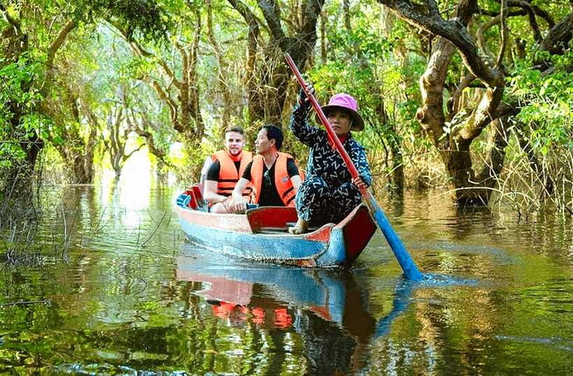 Siem Reap: Half-Day Kampong Phluk with Sunset, Boat & Guide - What makes the guide important