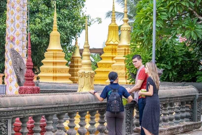 Siem Reap: Khmer Water Blessing by Monk and Lotus Farm Visit - Learning temple customs at Wat Po Banteaychey