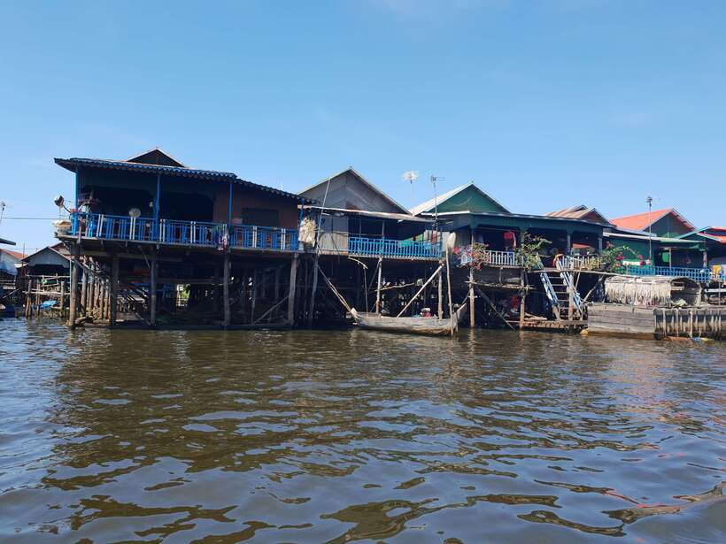 Siem Reap: Kompong Khleang Floating Village Guided Tour - Reaching Kompong Khleang through the Cambodian countryside