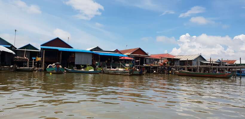 Siem Reap: Kompong Khleang Floating Village Guided Tour - Taking the private boat onto Tonle Sap