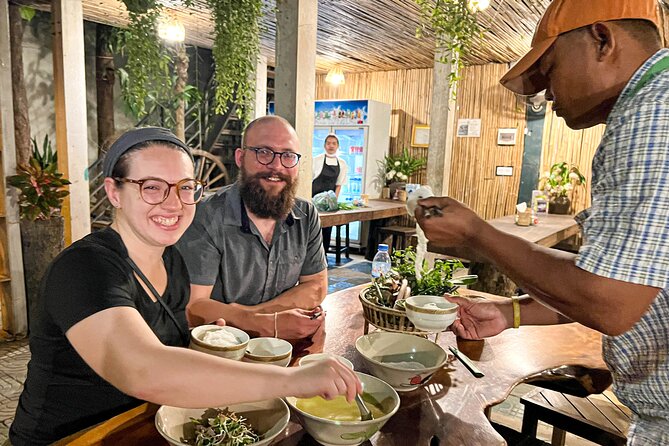 Siem Reap: Local Street Food Experience by Tuk-Tuk - The first taste: Lort Cha and Cambodian stir-fried noodles