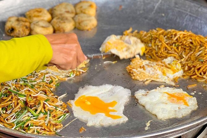 Siem Reap: Local Street Food Experience by Tuk-Tuk - What the guides add to the food