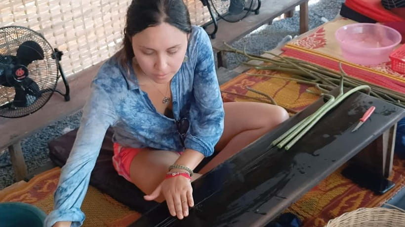 Siem Reap: Lotus Silk Farm- Tour, Lake & Masterclass - Six workshops, six very different souvenirs
