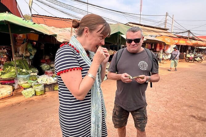 Siem Reap: Morning Bike Tours with Local Market & Lunch - Lunch in a local home setting