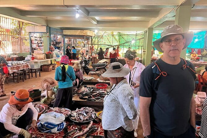 Siem Reap: Morning Bike Tours with Local Market & Lunch - Cycling past rice fields and Khmer villages