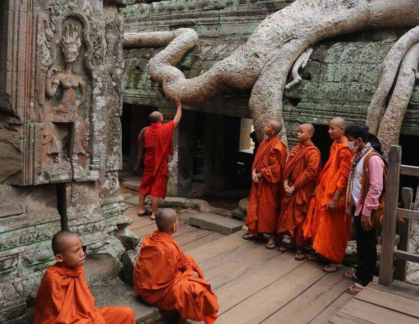 Siem Reap: Personalized Angkor Wat Sunrise/Set by TukTuk/Car - Why a private Angkor tour makes sense
