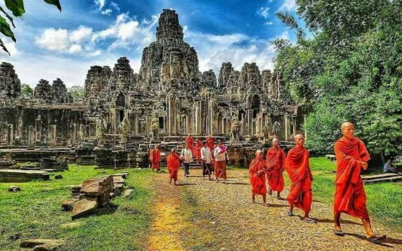 Siem Reap: Personalized Angkor Wat Sunrise/Set by TukTuk/Car - Sunrise at Angkor Wat