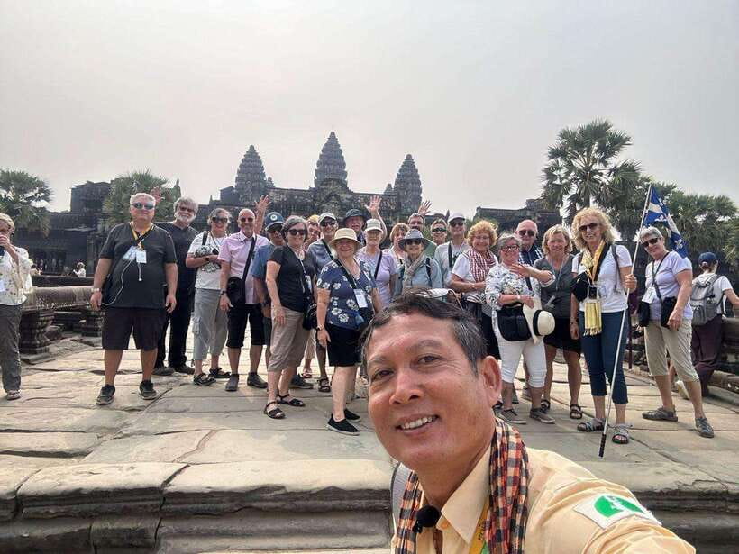 Siem Reap: Private Angkor Wat & Bakheng Mountain Sunset Tour - What the guide and driver add