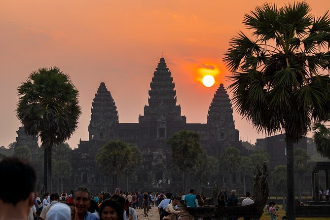 Siem Reap: Private Angkor Wat Sunrise & Tour Around Angkor Park - Angkor Wat: three hours around the main temple